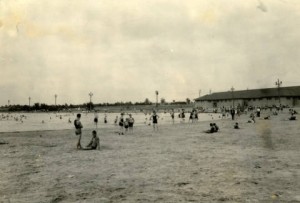 Swimmers at League Island Park, July 1925. 