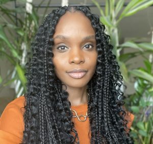 Headshot Tolulope Noah