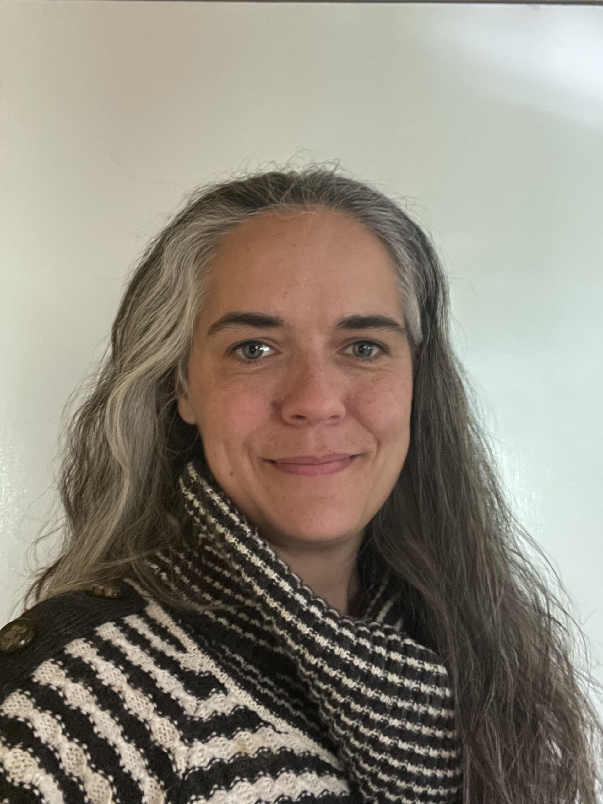 Headshot_Gretchen Snethen