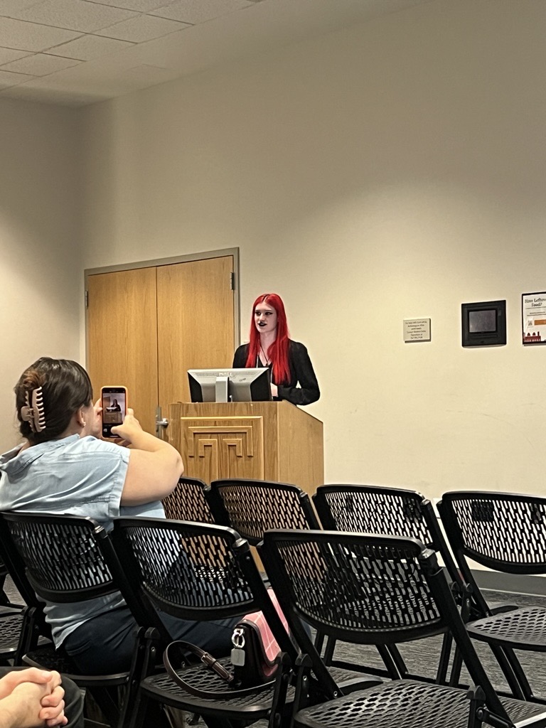 RCL Intern Catherine Lane presenting her research on chess streaming at Temple University